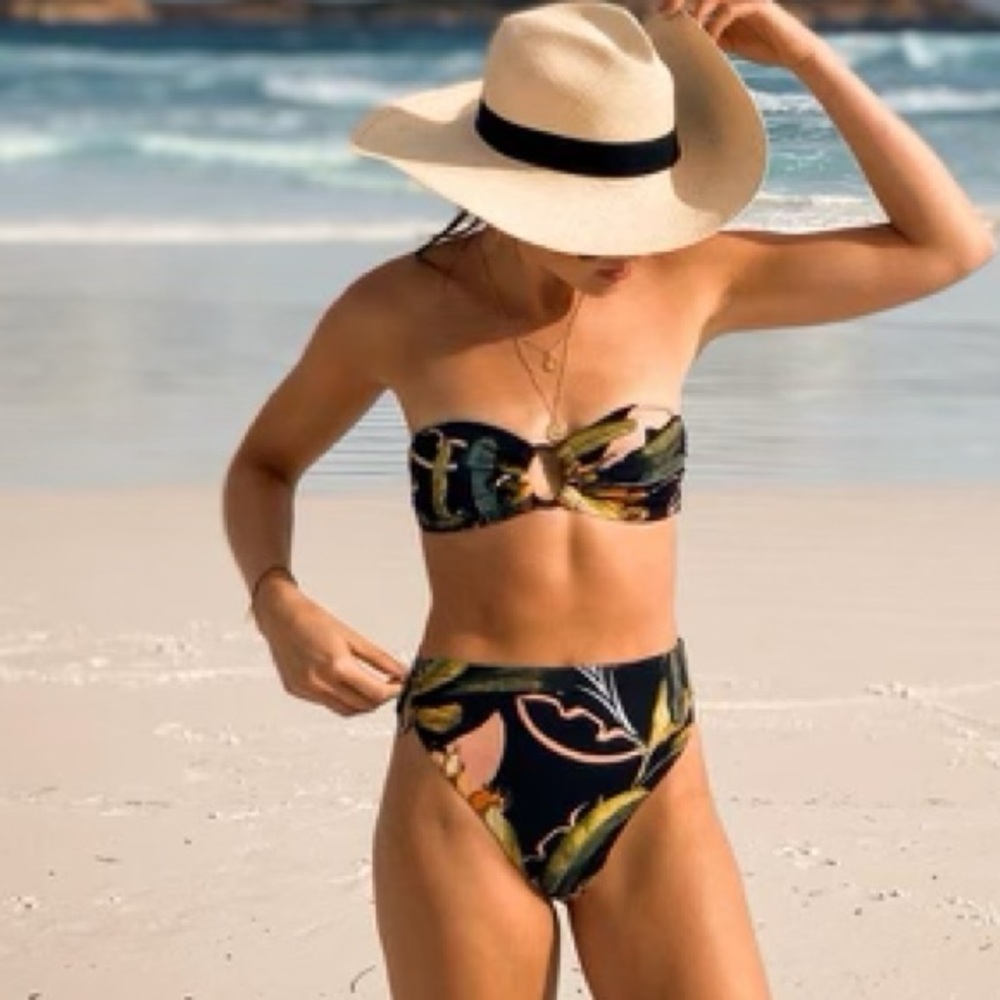 Strapless bikini by touché